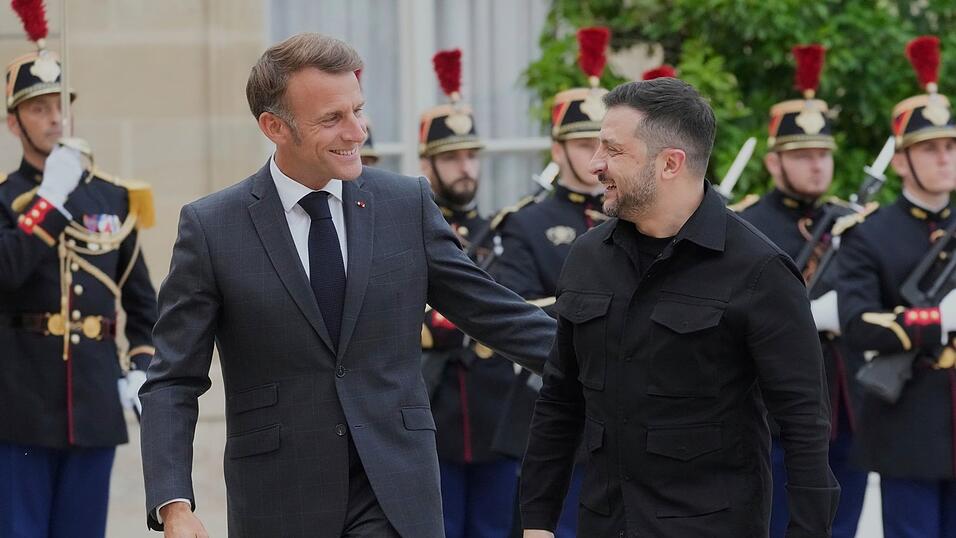 Die Vorarbeiten für Sicherheitsgarantien für die Ukraine sind nach Angaben von Präsident Macron abgeschlossen. Die Vorarbeiten für Sicherheitsgarantien für die Ukraine sind nach Angaben von Präsident Macron abgeschlossen.