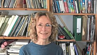 Zum Klavierspielen kommt Irmgard Freihoffer, hier in ihrem Wohnzimmer, zu selten, sagt sie. Nach dem 23. Februar würde die Stadträtin gerne in Berlin für ihre Überzeugungen eintreten.