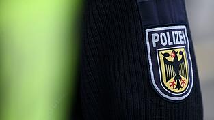 Die Bundespolizei wurde bei einer Kontrolle auf das Fahrzeug aufmerksam. (Symbolbild)