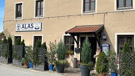 Noch bis zum 30. August hat das Alas an der Bundesstra&szlig;e 8 ge&ouml;ffnet.