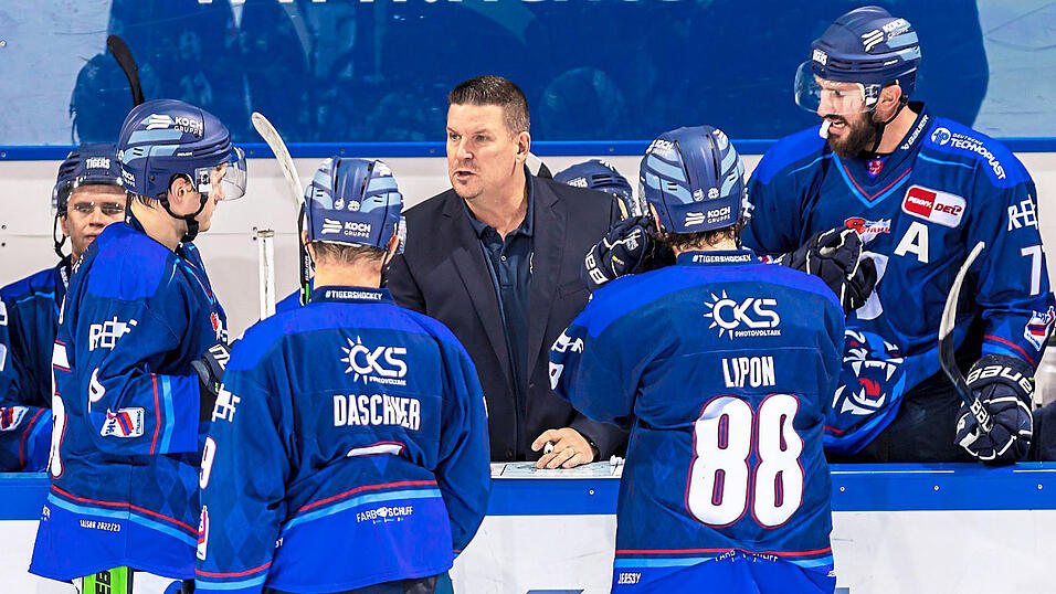 Keine Verschleißerscheinungen erkennbar: Das, was Tom Pokel sagt, findet Gehör bei den Spielern. Keine Verschleißerscheinungen erkennbar: Das, was Tom Pokel sagt, findet Gehör bei den Spielern.