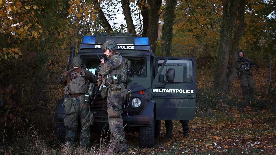 Bei der Übung «Marshal Power» hatten Bundeswehr und Polizei eigentlich zusammen trainieren sollen. (Archivbild) Bei der Übung «Marshal Power» hatten Bundeswehr und Polizei eigentlich zusammen trainieren sollen. (Archivbild)