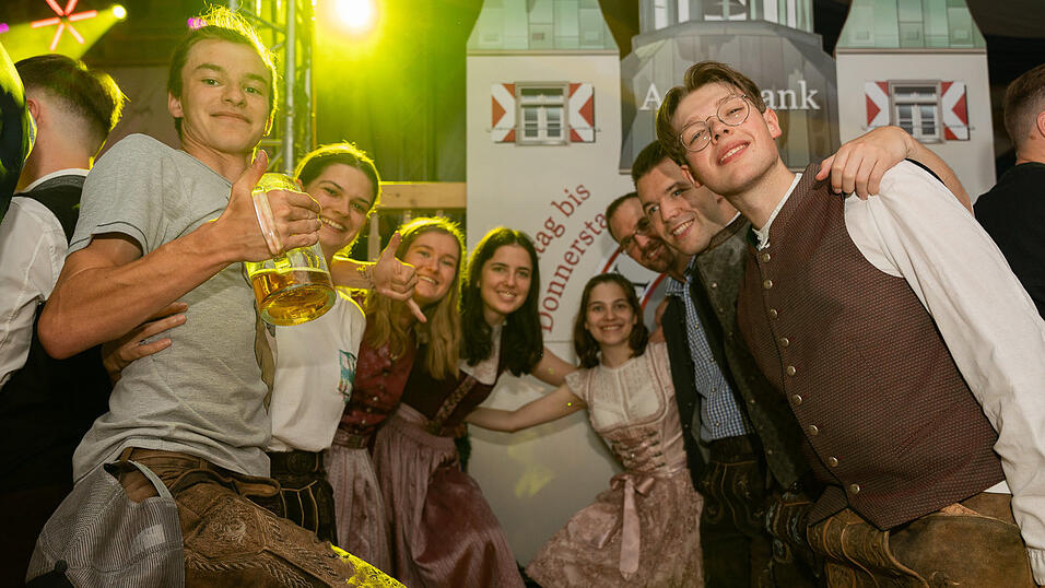 Die Partybilder vom Freitag, 11. August 2023, aus dem Festzelt Reisinger. Die Partybilder vom Freitag, 11. August 2023, aus dem Festzelt Reisinger.