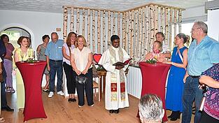Die kirchliche Segnung übernahmen Pater Michael Devanathan und für die evangelische Seite Pfarrerin Johanna Krieger. Die kirchliche Segnung übernahmen Pater Michael Devanathan und für die evangelische Seite Pfarrerin Johanna Krieger.