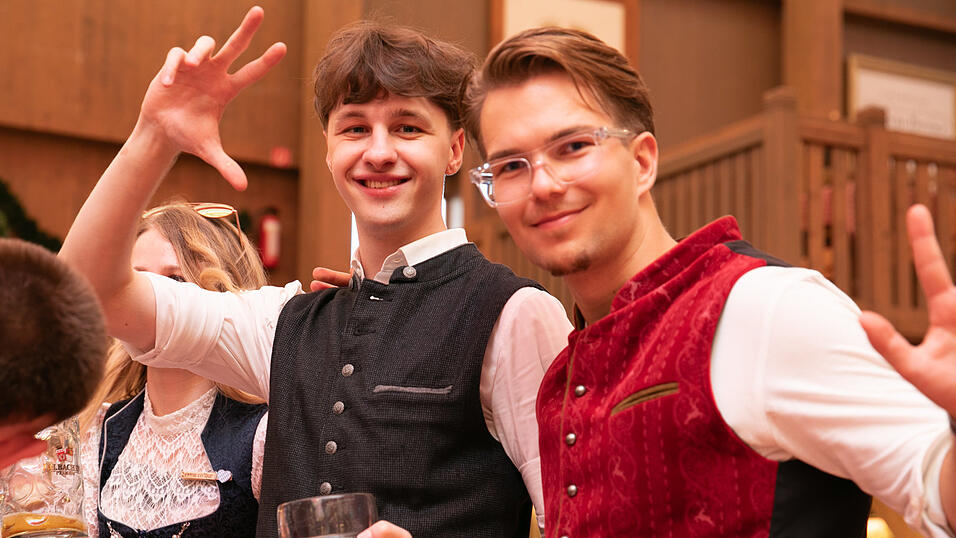 Die Partybilder vom Mittwoch, 13. August, aus dem Festzelt Krönner. Die Partybilder vom Mittwoch, 13. August, aus dem Festzelt Krönner.