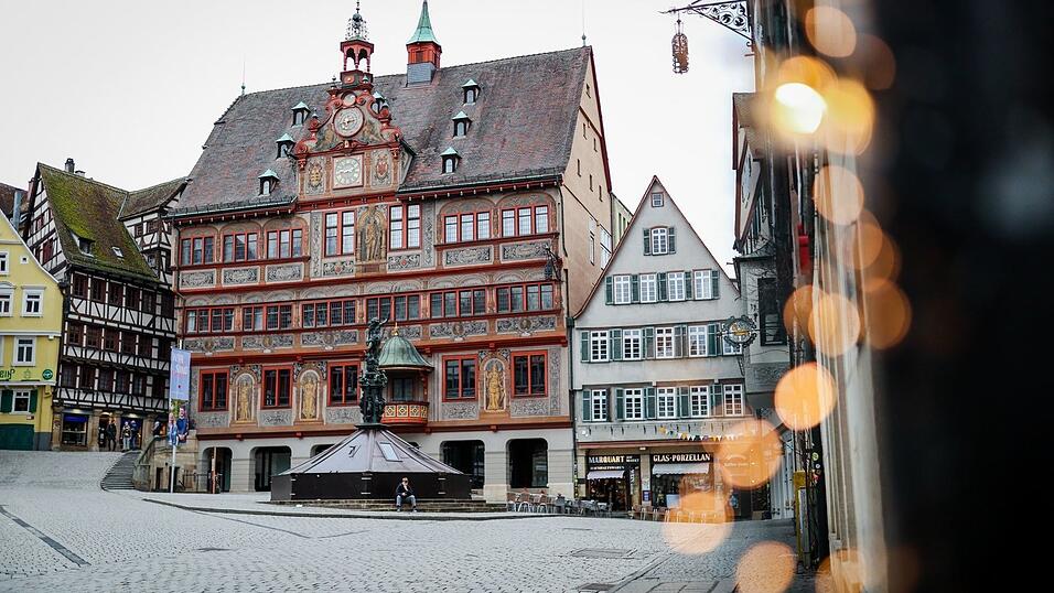 Mitten in der Nacht hat Cem &Ouml;zdemir in T&uuml;bingen geheiratet.