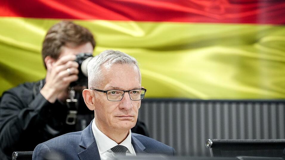 Der bisherige deutsche Botschafter in der Ukraine, Martin Jäger, übernimmt das Amt des Präsidenten des Bundesnachrichtendienstes. Der bisherige deutsche Botschafter in der Ukraine, Martin Jäger, übernimmt das Amt des Präsidenten des Bundesnachrichtendienstes.