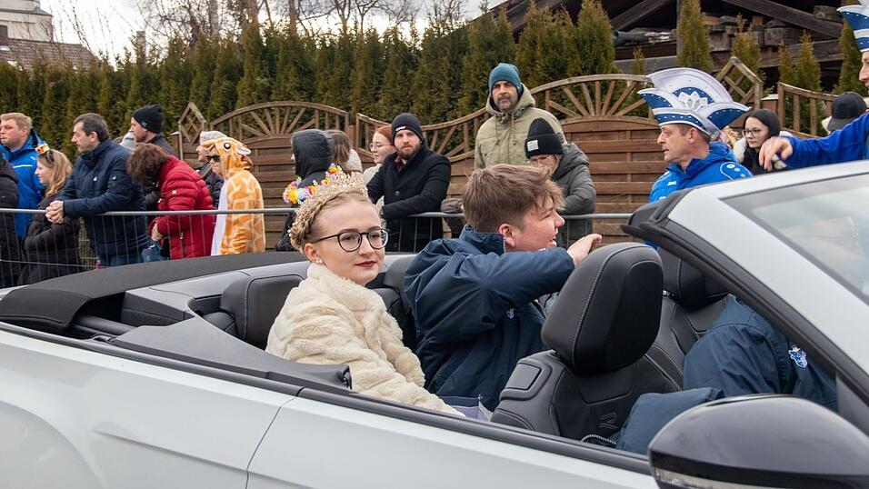 Ausgelassene Stimmung herrschte beim Faschingsumzug in Hofkirchen.