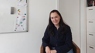 Kinder- und Jugendpsychotherapeutin Katharina M&uuml;hlbauer bewertet die Honorark&uuml;rzungen f&uuml;r psychotherapeutische Leistungen zum 1. April als drastische Entscheidung, die die gesamte Gesellschaft betrifft.