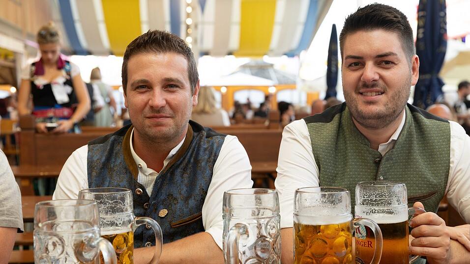 Die Partybilder vom Montag, 10. August, aus dem Festzelt Reisinger. Die Partybilder vom Montag, 10. August, aus dem Festzelt Reisinger.