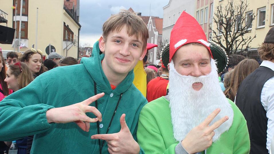 Beste Stimmung herrschte beim Rosenmontagszug in Geisenhausen.