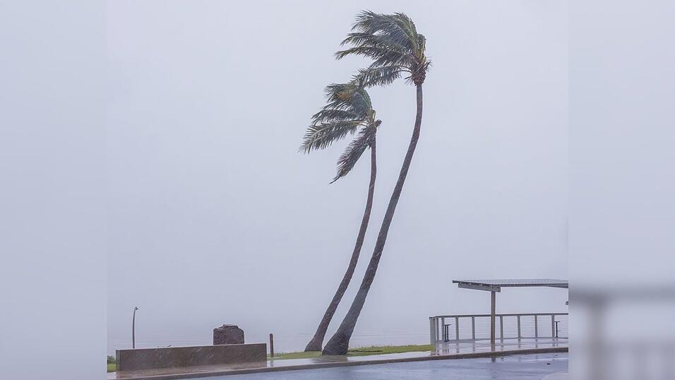 Die Behörden befürchten schwere Schäden durch «Zelia». Die Behörden befürchten schwere Schäden durch «Zelia».