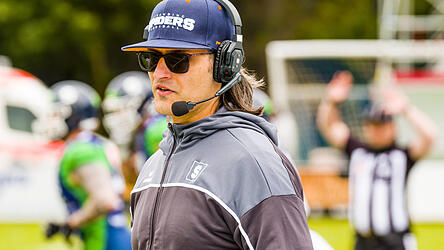 Neustart gescheitert: Nach sechs Niederlagen in den ersten sechs Saisonspielen der GFL Süd gehen die Straubing Spiders und Headcoach Bence Lukács getrennte Wege. Neustart gescheitert: Nach sechs Niederlagen in den ersten sechs Saisonspielen der GFL Süd gehen die Straubing Spiders und Headcoach Bence Lukács getrennte Wege.