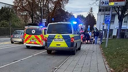 Ein 17-Jähriger landete nach einem Unfall am Freitagabend im Krankenhaus. Ein 17-Jähriger landete nach einem Unfall am Freitagabend im Krankenhaus.