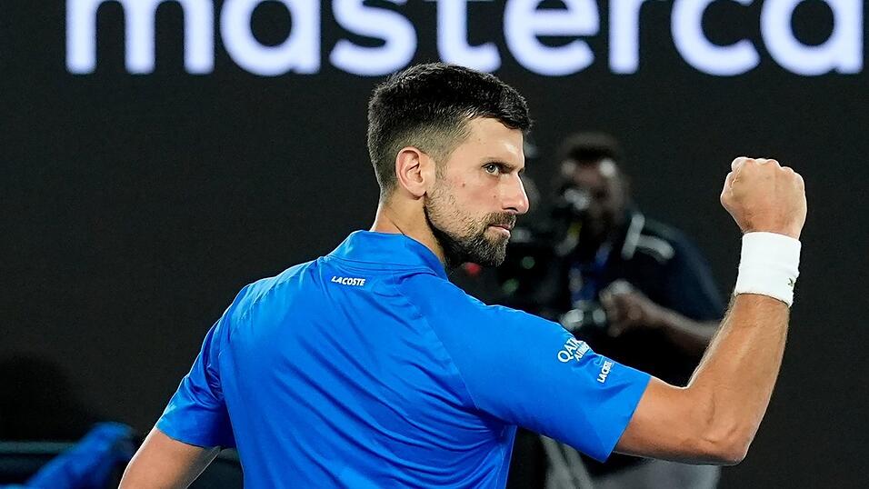 Jubelt über den Sieg im Generationen-Duell mit Carlos Alcaraz: Novak Djokovic Jubelt über den Sieg im Generationen-Duell mit Carlos Alcaraz: Novak Djokovic