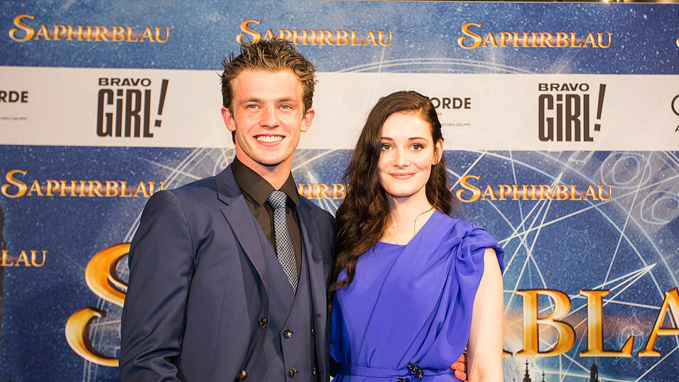 Jannis Niewöhner und Maria Ehrich spielen Gideon und Gwendolyn in 'Saphirblau', dem zweiten Teil der Edelstein-Trilogie nach der Romanvorlage von Kerstin Gier. (Foto: Concorde Filmverleih) Jannis Niewöhner und Maria Ehrich spielen Gideon und Gwendolyn in 'Saphirblau', dem zweiten Teil der Edelstein-Trilogie nach der Romanvorlage von Kerstin Gier. (Foto: Concorde Filmverleih)