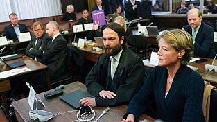 Ein Streik bei einer Fluglinie f&uuml;hrt zu einem Terminausfall im Block-Prozess. (Archivbild)