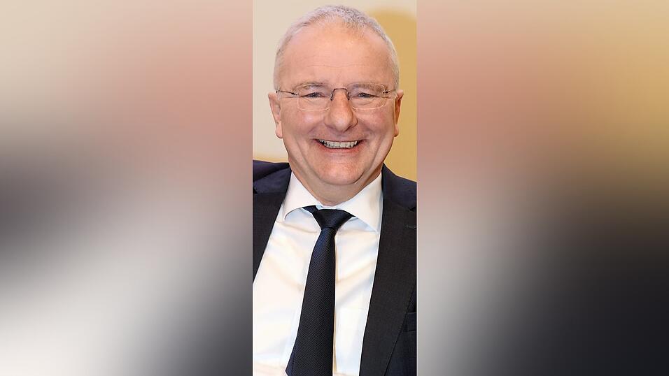 Ohne jede kommunalpolitische Erfahrung wurde Alexander Putz (FDP) 2016 in der Stichwahl gegen den damaligen CSU-Kandidaten Helmut Radlmeier ins Amt gewählt. Ohne jede kommunalpolitische Erfahrung wurde Alexander Putz (FDP) 2016 in der Stichwahl gegen den damaligen CSU-Kandidaten Helmut Radlmeier ins Amt gewählt.