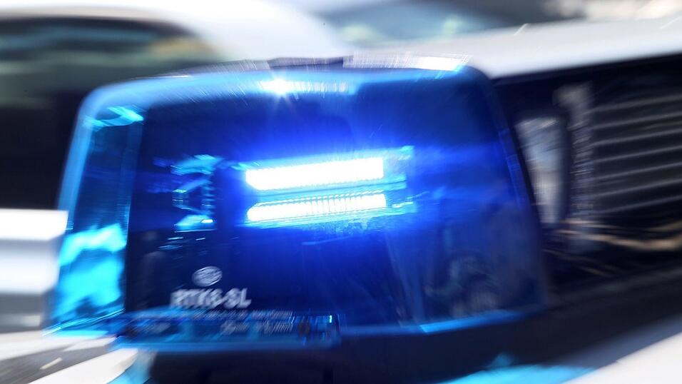 Die Polizei will die Identit&auml;t des Tatverd&auml;chtigen und den Tathergang &uuml;ber eine Videoaufzeichnung kl&auml;ren. (Symbolbild)