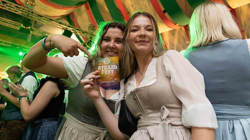 Als die Kapelle Josef Menzl am Montag, 10. August, im Festzelt Weckmann aufspielte, war die Stimmung ausgelassen. Als die Kapelle Josef Menzl am Montag, 10. August, im Festzelt Weckmann aufspielte, war die Stimmung ausgelassen.