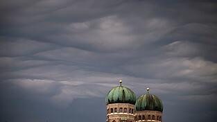 Der Deutsche Wetterdienst hatte für Donnerstag zum Teil starke Gewitter in Bayern erwartet. (Archivbild)