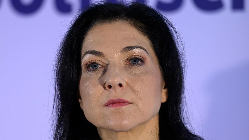 Bundeswirtschaftsministerin Katherina Reiche plant Einschnitte f&uuml;r Solaranlagen. (Archivbild)