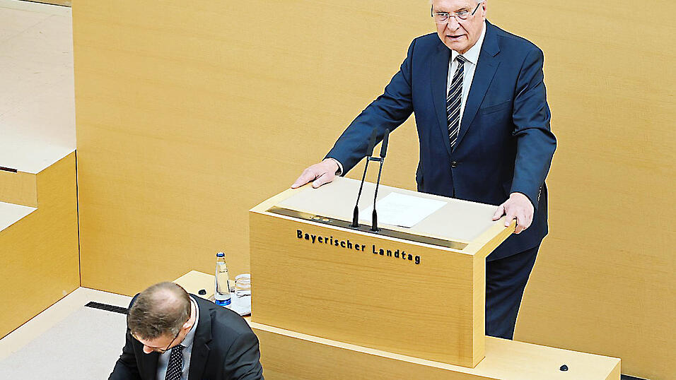 Bayerns Innenminister Joachim Herrmann zeigt sich zuversichtlich, dass das Gericht wie geplant 2028 seine Arbeit aufnehmen kann.