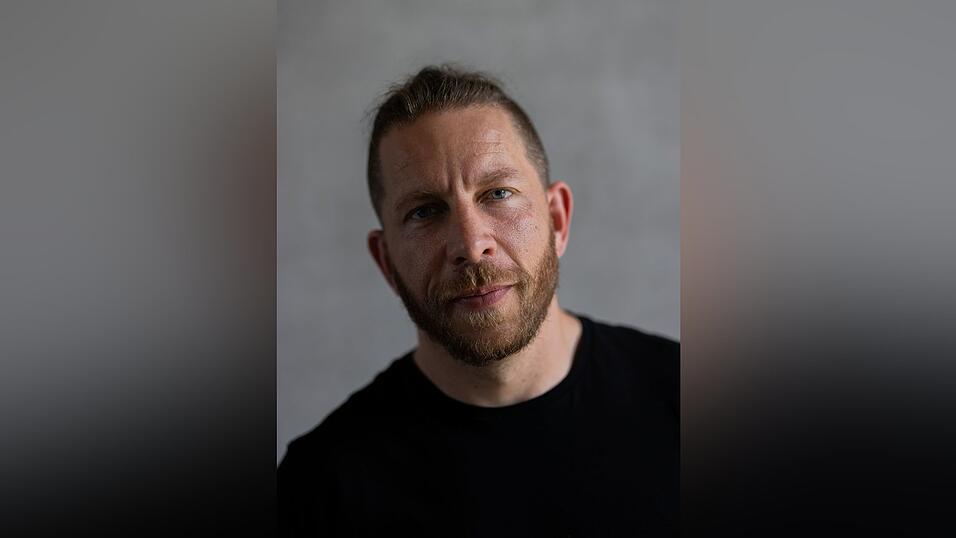 Er interviewte anfangs vor allem Bekannte aus der Kampfsport- und Kraftsport-Szene (Archivbild). Er interviewte anfangs vor allem Bekannte aus der Kampfsport- und Kraftsport-Szene (Archivbild).