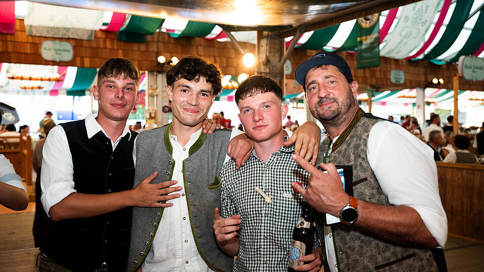 Die Partybilder vom Samstag, 15. August, aus dem Festzelt Weckmann. Die Partybilder vom Samstag, 15. August, aus dem Festzelt Weckmann.
