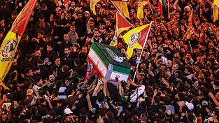 Mehr als vier Monate nach seiner Tötung ist Irans früherer oberster Führer Ajatollah Ali Chamenei beerdigt worden. Mehr als vier Monate nach seiner Tötung ist Irans früherer oberster Führer Ajatollah Ali Chamenei beerdigt worden.