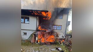 Die Feuerwehr konnte den Brand löschen. Die Feuerwehr konnte den Brand löschen.