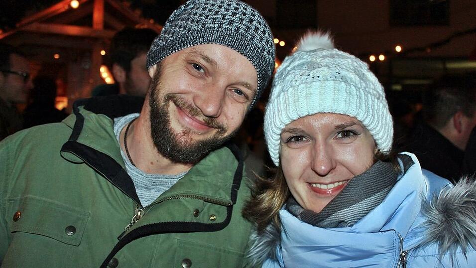 Bei einem schweren Unfall in der Gemeinde Frontenhausen sind zwei Menschen verletzt worden. Bei einem schweren Unfall in der Gemeinde Frontenhausen sind zwei Menschen verletzt worden.