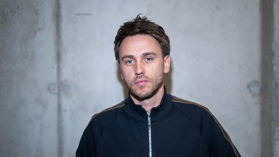 Wer Cluesos Wirken schon l&auml;nger verfolgt, wird sich erinnert f&uuml;hlen an &auml;ltere Alben des Erfurters.