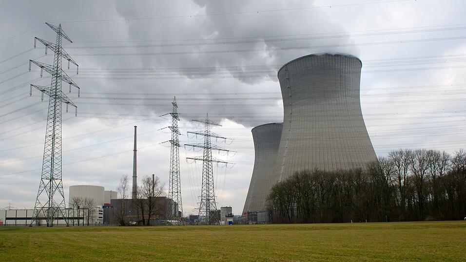 Hier waren sie noch in Betrieb: die Kühltürme des Atomkraftwerks Gundremmingen.