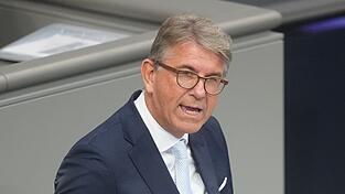 Wolfram Weimer kritisiert, das Rapper Chefket an einer Veranstaltung des Hauses der Kulturen der Welt teilnimmt. (Archivbild)