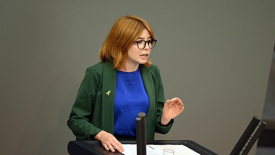 Die Abgeordnete Marlene Schönberger (Grüne) sagt: «Dass bereits unsere Anfrage auf spürbaren Gegenwind aus extrem rechten Kreisen gestoßen ist, zeigt, wie empfindlich die Szene auf kritische Nachfragen reagiert.» Die Abgeordnete Marlene Schönberger (Grüne) sagt: «Dass bereits unsere Anfrage auf spürbaren Gegenwind aus extrem rechten Kreisen gestoßen ist, zeigt, wie empfindlich die Szene auf kritische Nachfragen reagiert.»