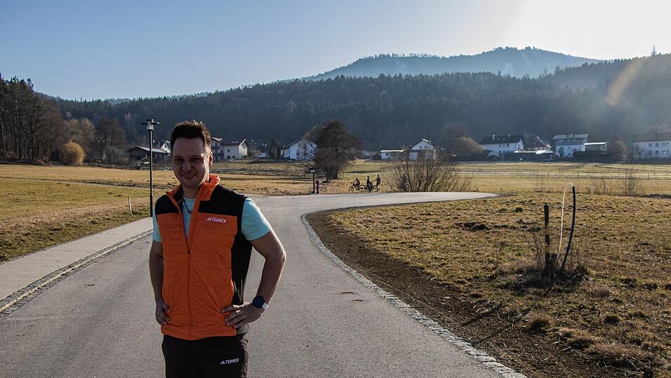 Den Hohenbogen hat Marvin Späth ins Visier genommen. Den Hohenbogen hat Marvin Späth ins Visier genommen.