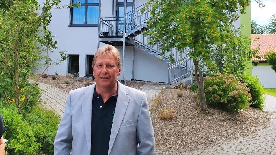 „Ich würde den Beruf wieder wählen“, sagt Hubert Lauerer nach 40 Jahren im Schuldienst. Für ihn haben jetzt die ganz großen Ferien begonnen. „Ich würde den Beruf wieder wählen“, sagt Hubert Lauerer nach 40 Jahren im Schuldienst. Für ihn haben jetzt die ganz großen Ferien begonnen.