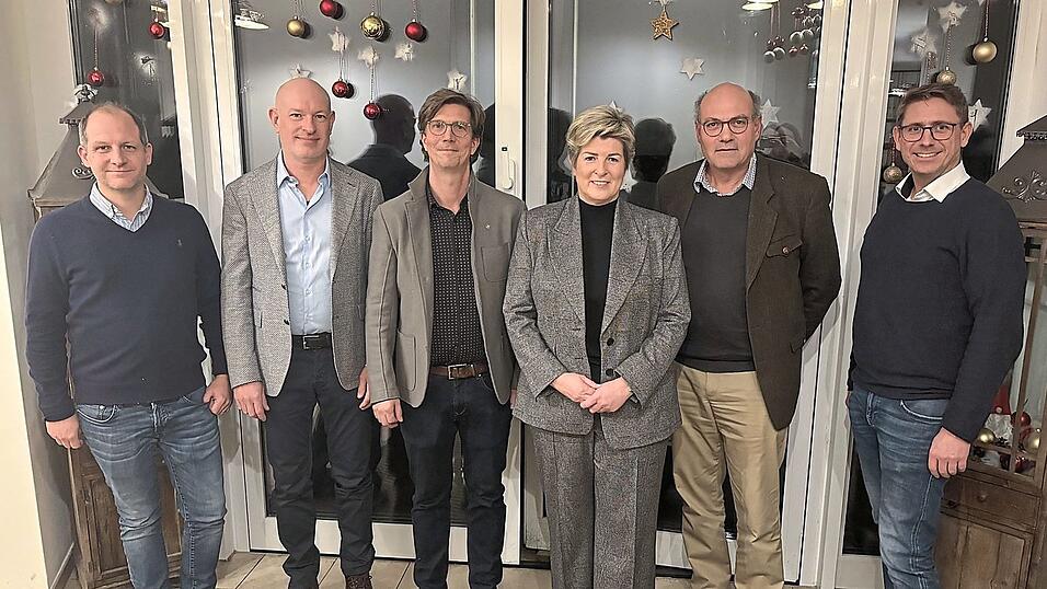 Andreas Thannhuber, Matthias Unterholzner, Prof. Dr. Daniel Vergho, Christina Ernst, Lorenz Freiherr Klein von Wisenberg und Andreas Moßandl blicken optimistisch in die Zukunft und freuen sich auf neue Projekte. Andreas Thannhuber, Matthias Unterholzner, Prof. Dr. Daniel Vergho, Christina Ernst, Lorenz Freiherr Klein von Wisenberg und Andreas Moßandl blicken optimistisch in die Zukunft und freuen sich auf neue Projekte.