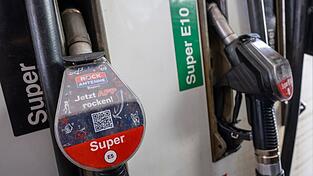 In Bayern tankt es sich zurzeit besonders teuer. (Archivbild)