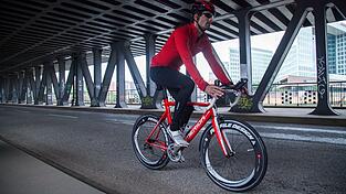 Rad statt Auto: Das verbrennt Kalorien.