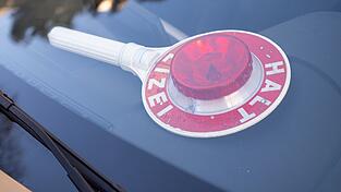 Polizisten kontrollierten den Wagen einige Kilometer nach dem Grenz&uuml;bergang auf der A3. (Symbolbild)