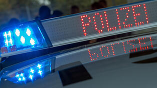 Die Polizei hat in Bad Kötzting einen in Österreich unterschlagenen Mietwagen sichergestellt.