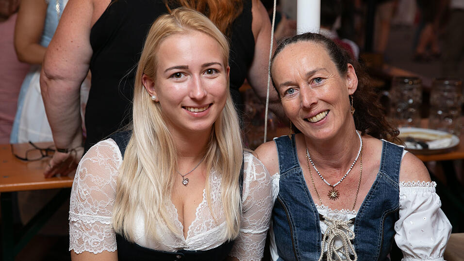 Die Partybilder vom Sonntag, 17. August, aus dem Festzelt Greindl. Die Partybilder vom Sonntag, 17. August, aus dem Festzelt Greindl.