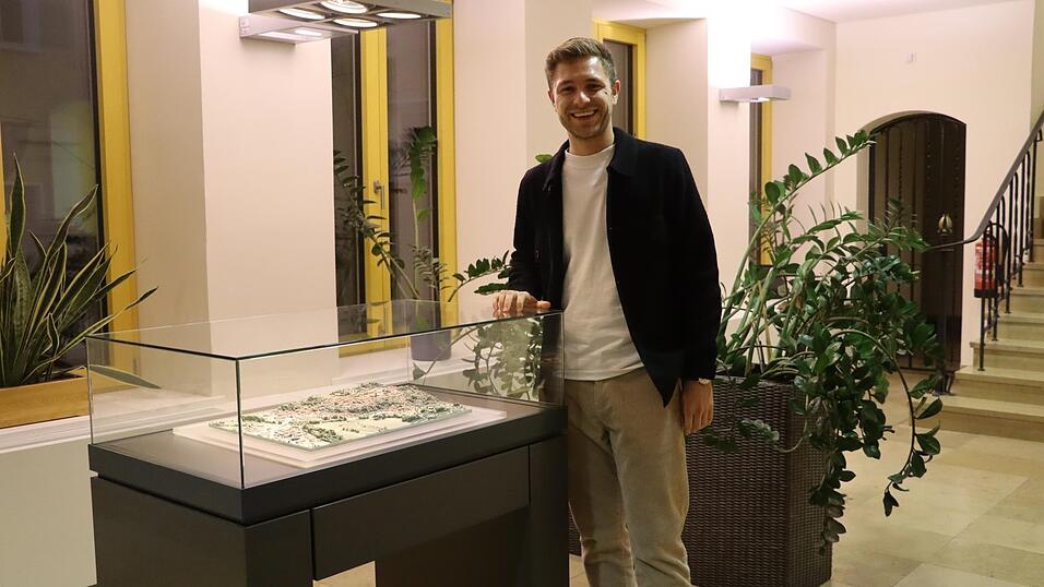 Mathias Plechinger darf wegen seiner nebenberuflichen Tätigkeit als Lehrer der Musikschule nicht für den Landauer Stadtrat kandidieren. Mathias Plechinger darf wegen seiner nebenberuflichen Tätigkeit als Lehrer der Musikschule nicht für den Landauer Stadtrat kandidieren.