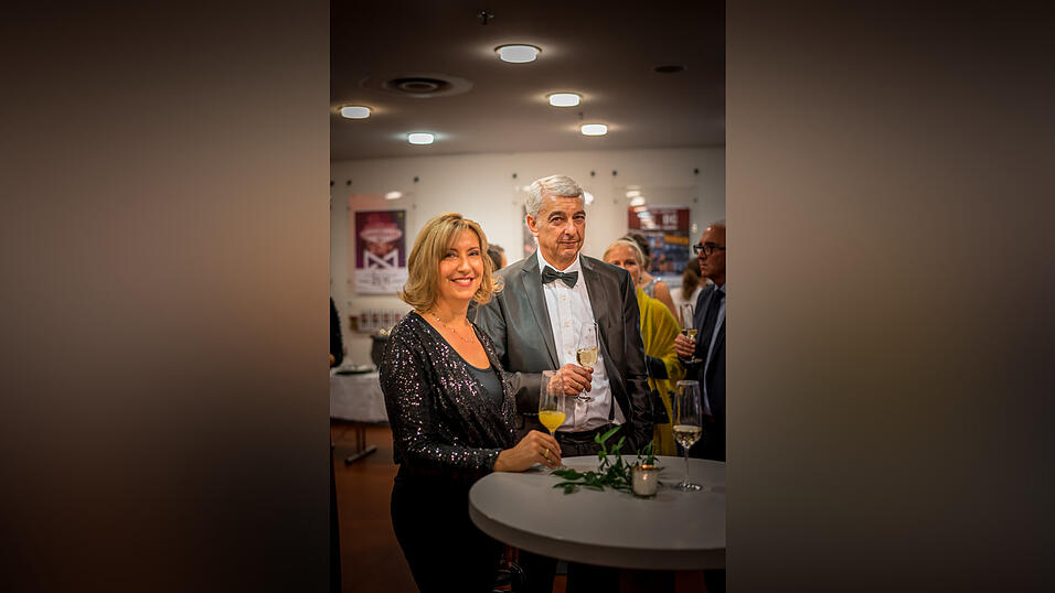 Anlässlich des 225-jährigen Bestehens veranstaltete das Landshuter Modehaus Oberpaur eine Jubliäumsgala - samt Vorführung historischer Abendkleider. Anlässlich des 225-jährigen Bestehens veranstaltete das Landshuter Modehaus Oberpaur eine Jubliäumsgala - samt Vorführung historischer Abendkleider.