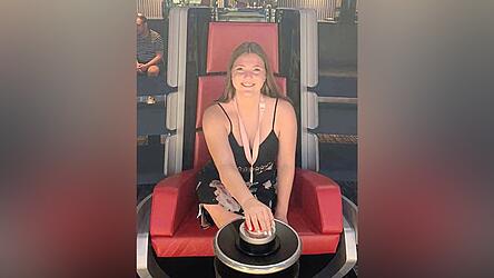 Schonmal üben für die große Bühne: Bei „The Voice of the Ocean“ hat es die Sängerin Leonie Baumann ins Finale geschafft. Schonmal üben für die große Bühne: Bei „The Voice of the Ocean“ hat es die Sängerin Leonie Baumann ins Finale geschafft.