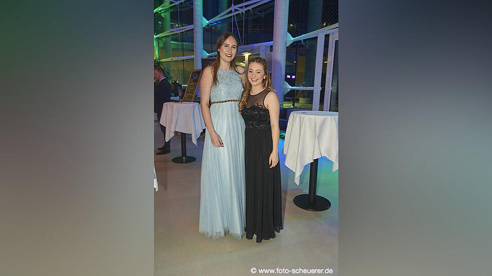 Die Metzgerzunft hat am Samstagabend in die Joseph-von-Fraunhofer-Halle eingeladen. Die Metzgerzunft hat am Samstagabend in die Joseph-von-Fraunhofer-Halle eingeladen.