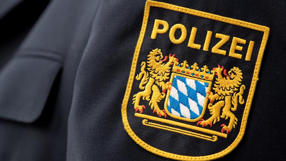 Die Polizei sucht einen Autofahrer