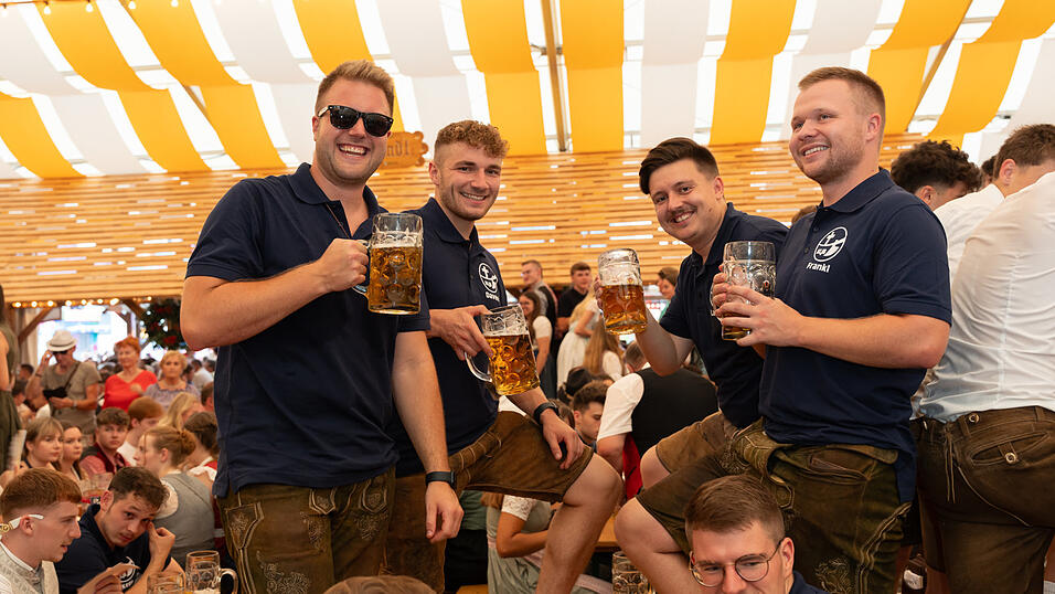 Die Partybilder vom Mittwoch, 14. August 2024, aus dem Festzelt Nothaft. Die Partybilder vom Mittwoch, 14. August 2024, aus dem Festzelt Nothaft.